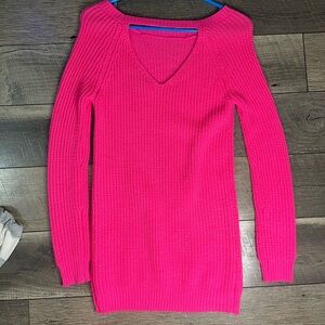 hot pink, knitted, long sleeve top, v-neck neckline